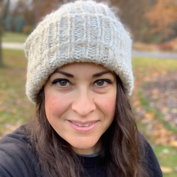 Meet your Posher, Lori - Picture 2 of 2